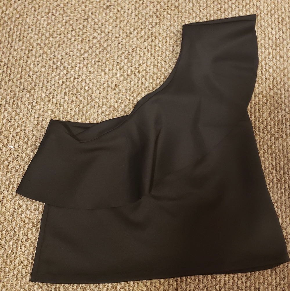 One shoulder top
